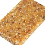 Baton energizant cu miere, alune și căpșuni - imagine 3